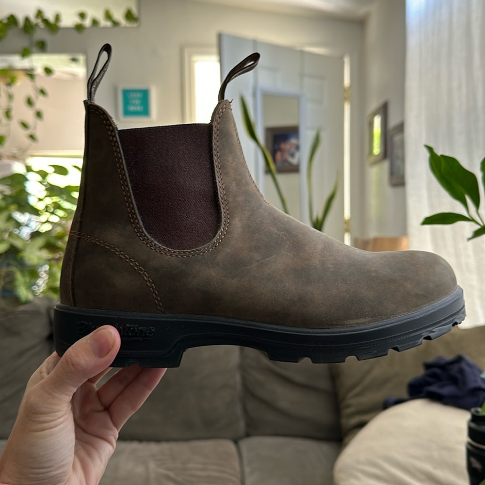 Blundstone #585 Chelsea Boot size AU/ UK 6 1/2 (9 1/2 women’s or 7 1/2 men’s)